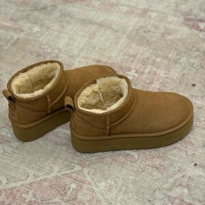 Platform UGG ultra minis